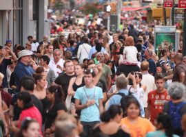 Pedestrians Chaos In Manhattan